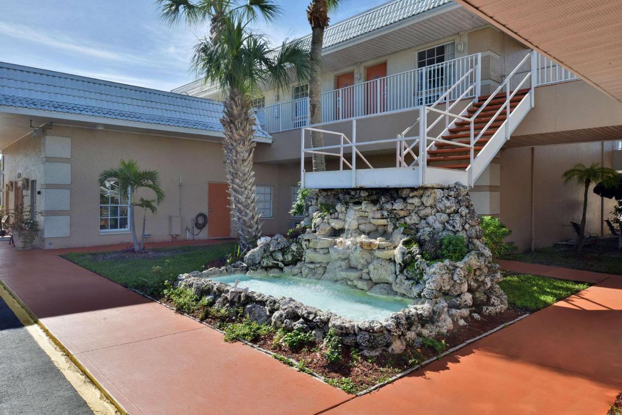 Travelodge By Wyndham Venice Venice Gardens Ngoại thất bức ảnh